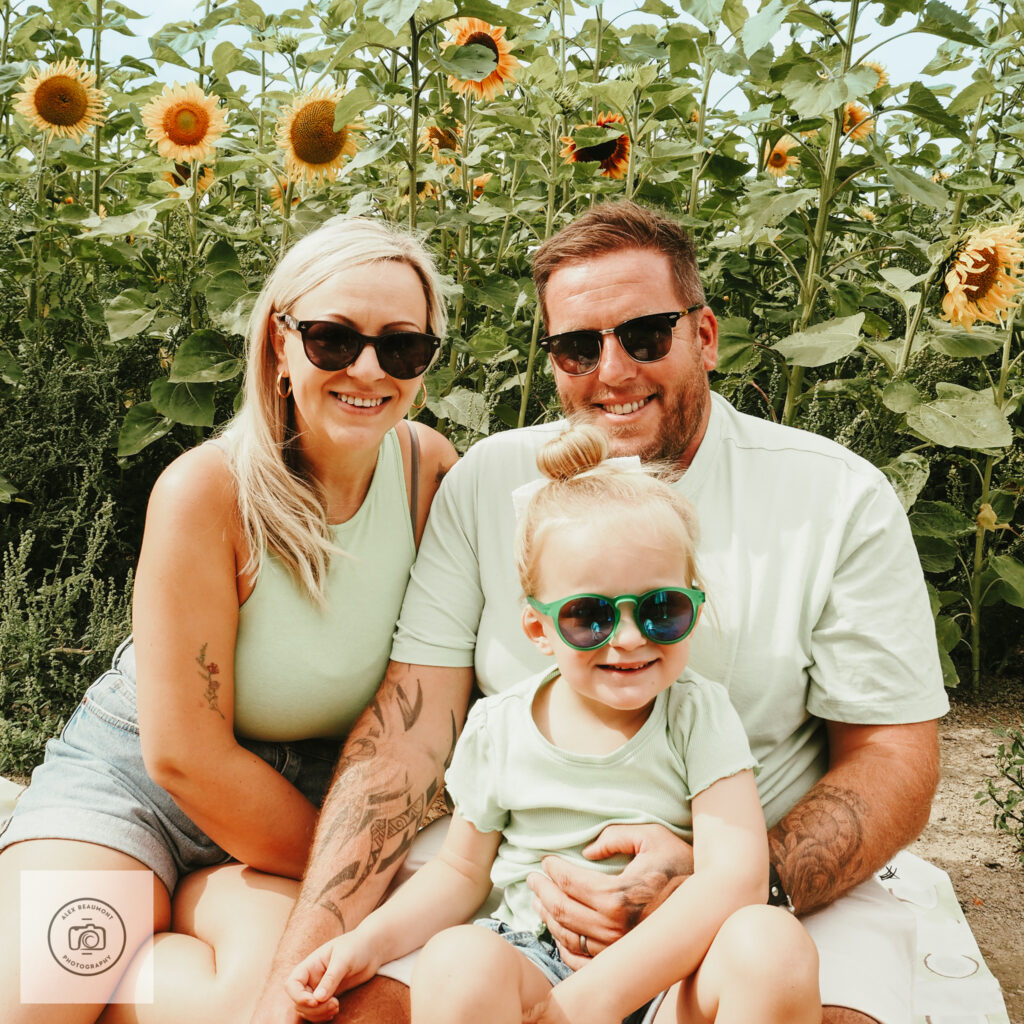 sunflower family photoshoot